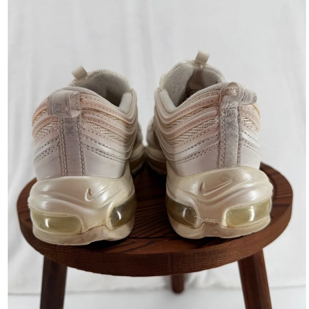 Nike Air Max 97 Women 7.5 Summit White Metallic Silver Sneakers 921733-100